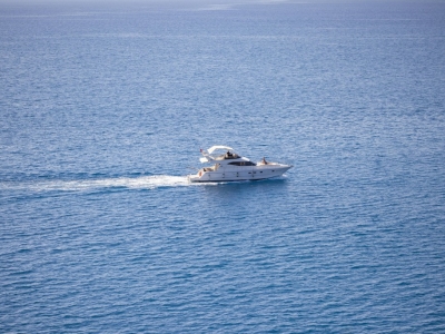 Guasto Elettrico in Mare: Diagnosi e Soluzioni